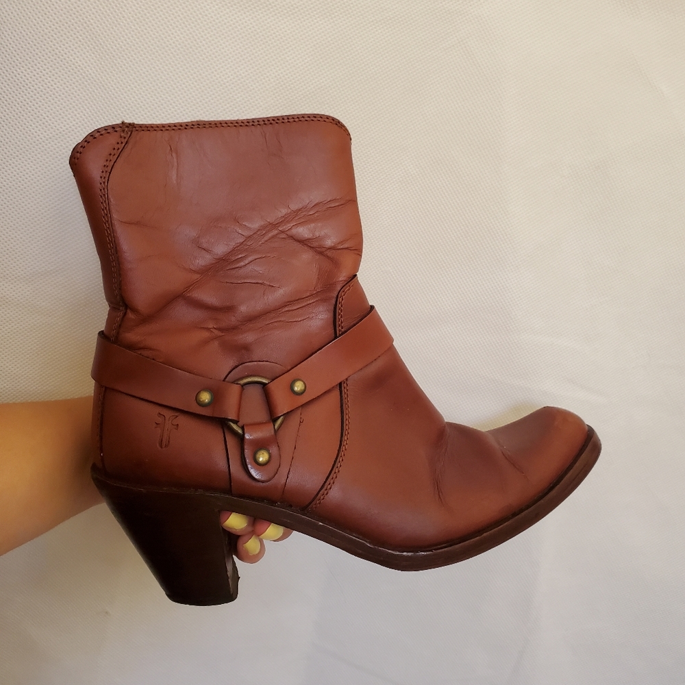 Frye Romy Brown Leather Boots Brown Ring Harness Ankle Riding Western Size 7 B - Picture 11 of 13